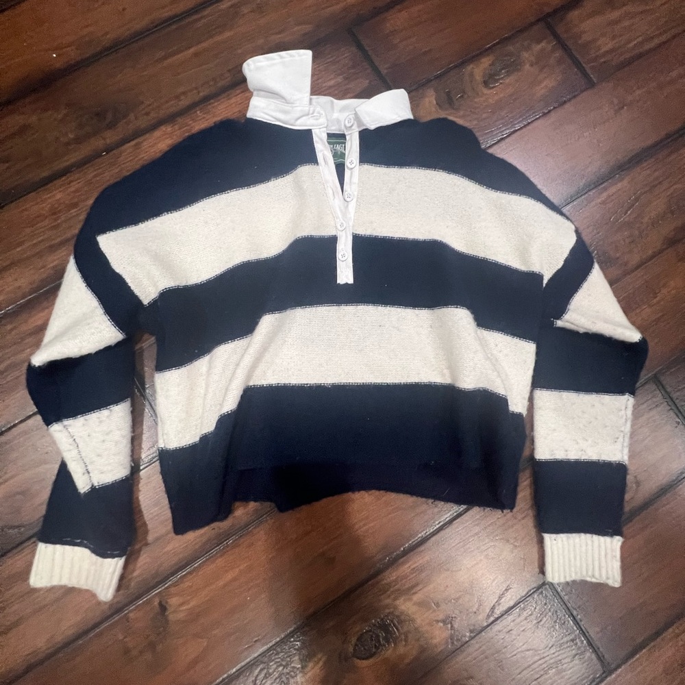 American Eagle - blue and white stripped collared cardigan
